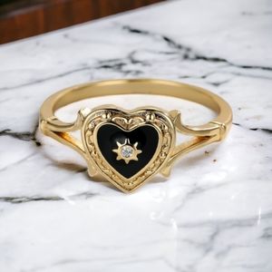 LAST ONE❗ Victorian Style Enamel Heart Ring